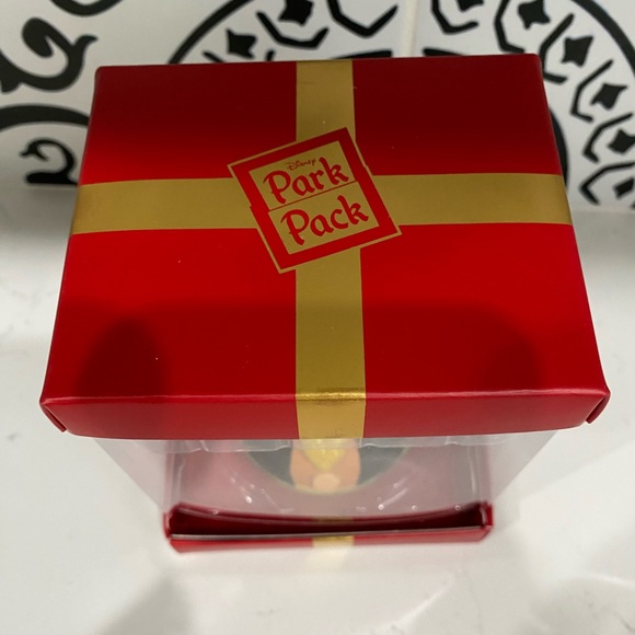 Disney Park Ornament Subscription Jiminy Cricket Ear Hat New Box - Picture 2 of 6